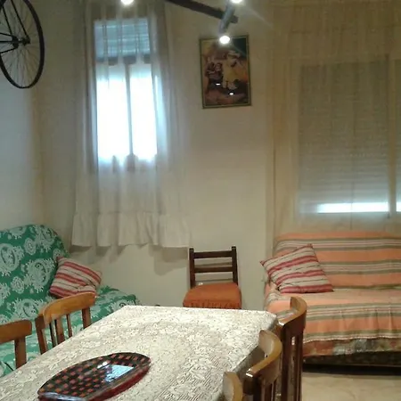 Casa Elina Lucena 度假居 *